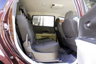 ����-����� Toyota Passo Sette, Daihatsu Boon Luminas