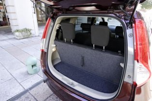 Тест-драйв Toyota Passo Sette, Daihatsu Boon Luminas