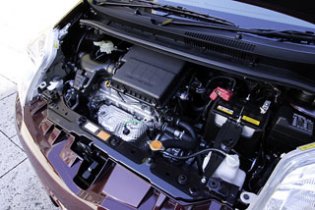 ����-����� Toyota Passo Sette, Daihatsu Boon Luminas