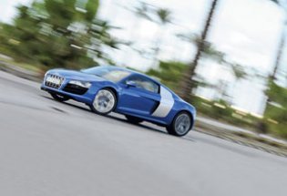 ����-����� Audi R8 V10 5.2 FSI, Porsche 911 Turbo