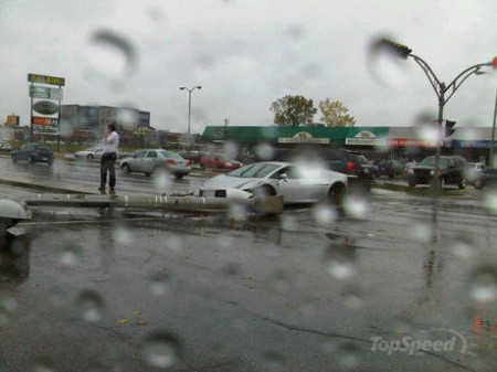 traffic-pole-falls-o_460x0w