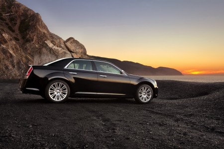 2012-Chrysler-300-24