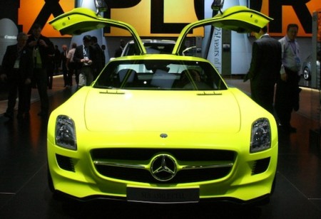2011_detroit_mercedes_benz_sls_amg_e_cell_images_main