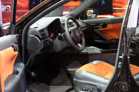 18-5-axis-lexus-ct200h