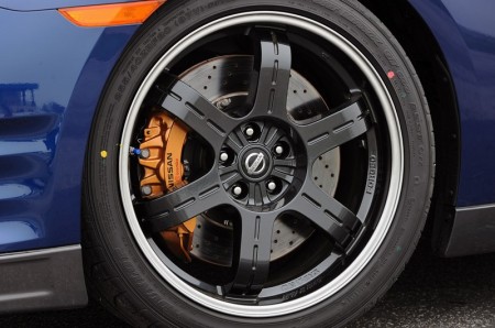 25-2012-nissan-gt-r-fd