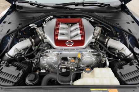 37-2012-nissan-gt-r-fd