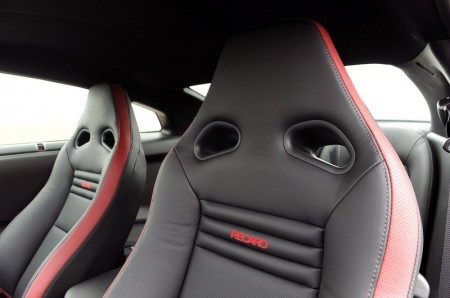 44-2012-nissan-gt-r-fd