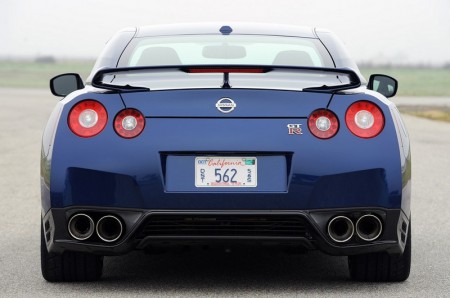 07-2012-nissan-gt-r-fd