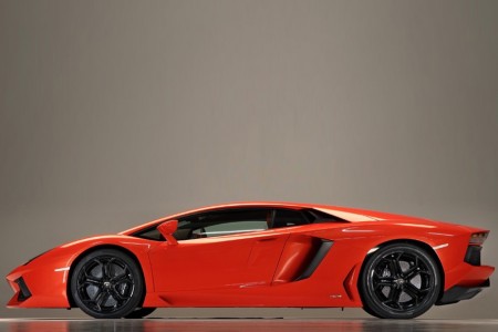 Lamborghini-Aventador-1