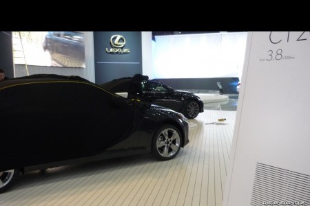 Lexus Stand02