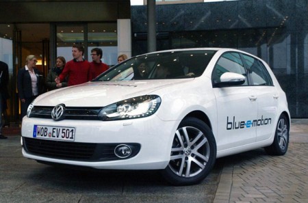 vw-golf-blue-e-motion-04-opt