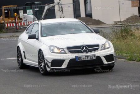 ������ ������� Mercedes C63 AMG � ������� Track Package