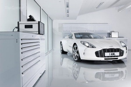 National Geographic представит Aston Martin One-77 National Geographic представит Aston Martin One-77