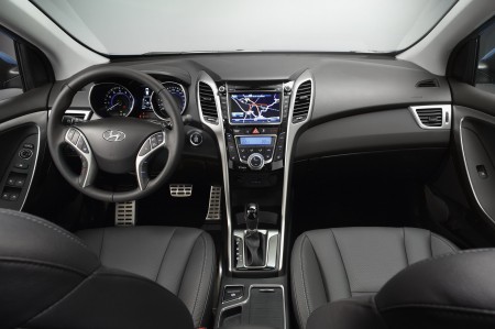 2012-Hyundai-i30-2