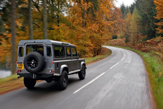 ����-����� Land Rover Defender