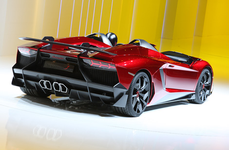 �������� Lamborghini Aventador J �������� �� �������