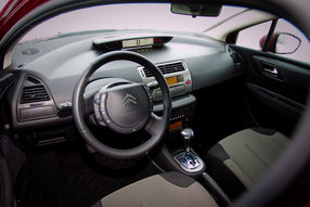 ����-����� Citroen C4, Opel Astra