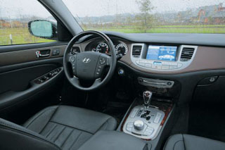 ����-����� Hyundai Genesis