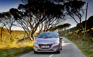 ����-����� Peugeot 208