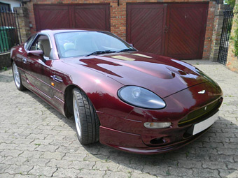 ������������ � ����� ���� �������� Aston Martin DB7 ����� � �������
