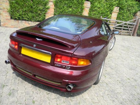 ������������ � ����� ���� �������� Aston Martin DB7 ����� � �������