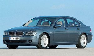 BMW отзывает «семерку» из-за внезапно открывающихся дверей BMW отзывает «семерку» из-за внезапно открывающихся дверей