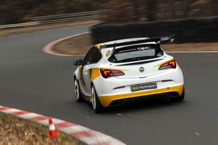 "�����" ���������� �������� Adam � Astra ��� �����
