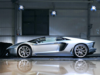 � ������ ������ ��������� ������ �� �������� Lamborghini Aventador