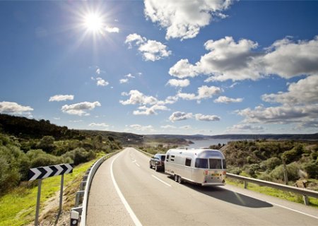 Range Rover c �������� Airstream ������ �� ������� � �������� �������