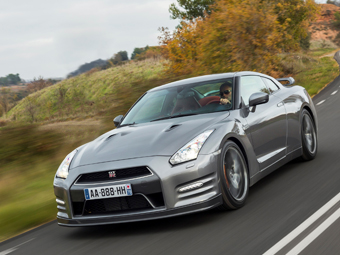 Nissan �������� � ������ ����������� �������� GT-R